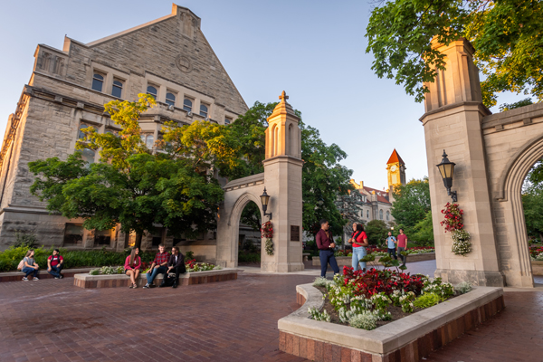 IUB eLearning vs. Indiana University Bloomington: A Comprehensive Comparative Analysis